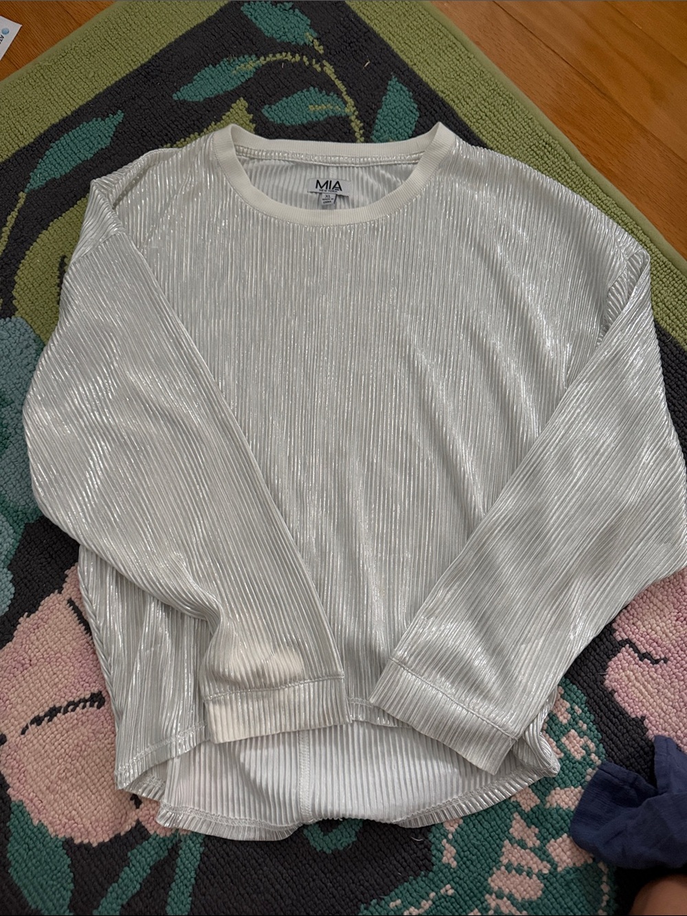 MIA Metallic White Pleated Crewneck Top